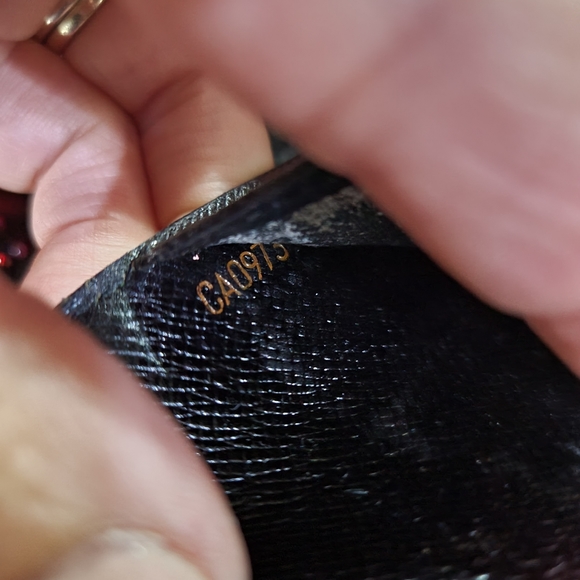 Louis Vuitton Epi Agenda - Picture 10 of 12